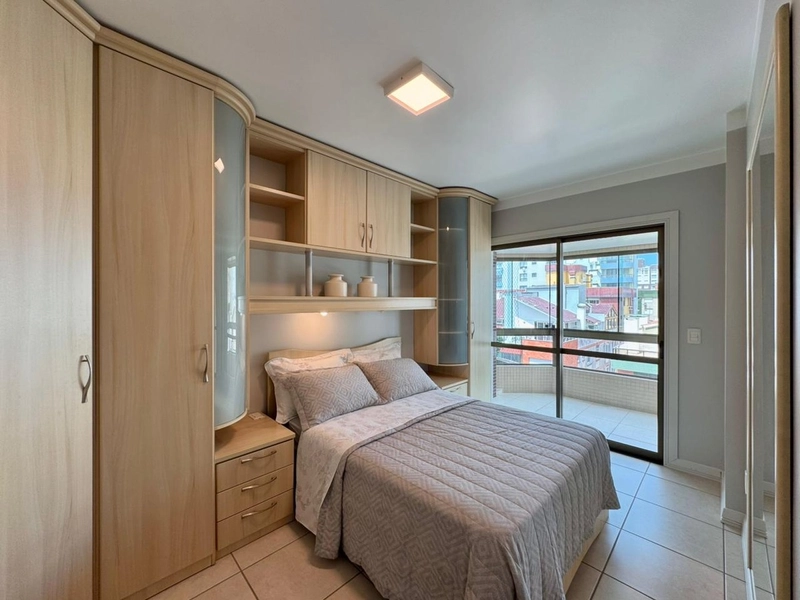 APARTAMENTO À VENDA  COM VISTA ETERNA PARA MAR E PRAÇA - RARIDADE: 15ª foto da galeria de imagens do imóvel