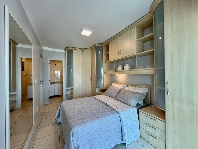 APARTAMENTO À VENDA  COM VISTA ETERNA PARA MAR E PRAÇA - RARIDADE: 14ª foto da galeria de imagens do imóvel