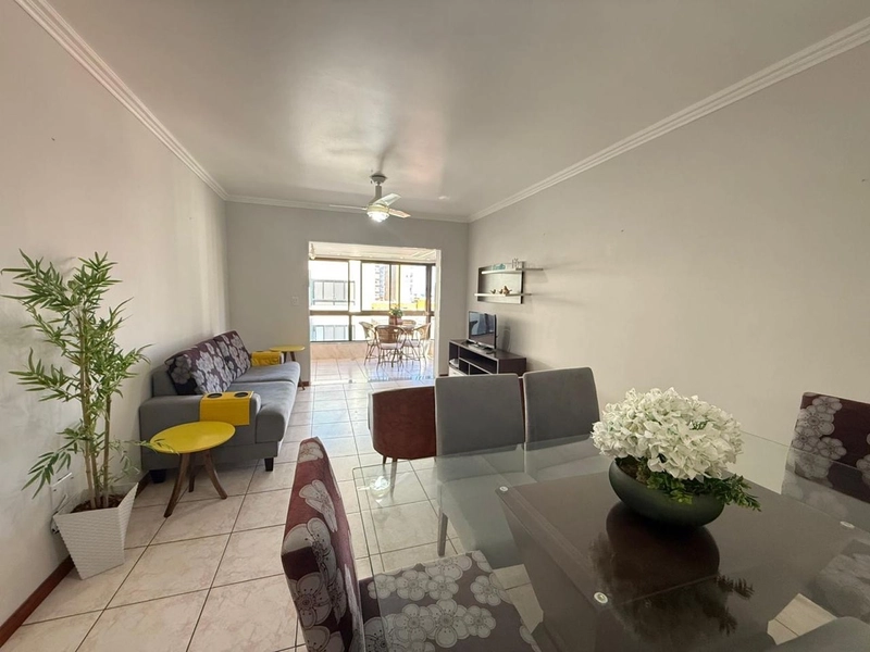AO LADO DA PRAÇA FLAVIO BOIANOVISK E SACADA COM CHURRASQUEIRA: 3ª foto da galeria de imagens do imóvel