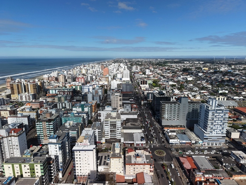 SACADÃO DE FRENTE PARA AVENIDA E VISTA PARA O MAR: 20ª foto da galeria de imagens do imóvel