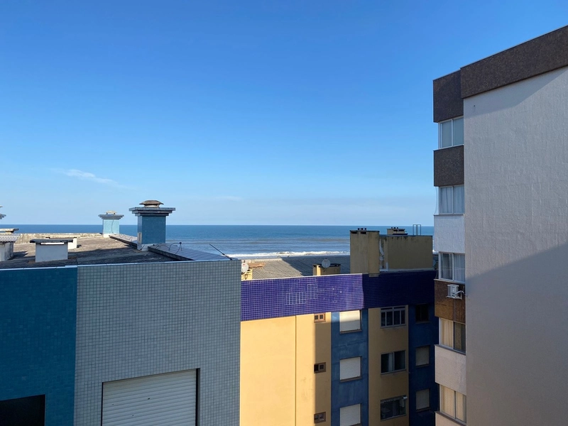 APENAS UMA QUADRA DO MAR!: 3ª foto da galeria de imagens do imóvel