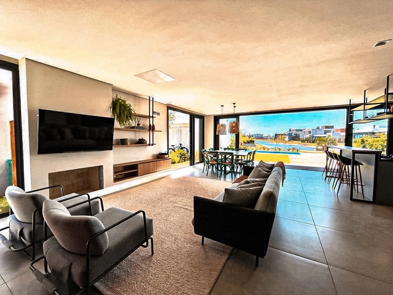 Sobrado alto padrão com 4 Suítes – Mobiliado e Decorado em Xangri-lá: 5ª foto da galeria de imagens do imóvel