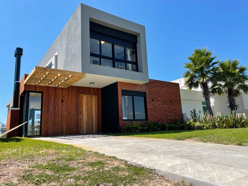 Sobrado alto padrão com 4 Suítes – Mobiliado e Decorado em Xangri-lá: 4ª foto da galeria de imagens do imóvel