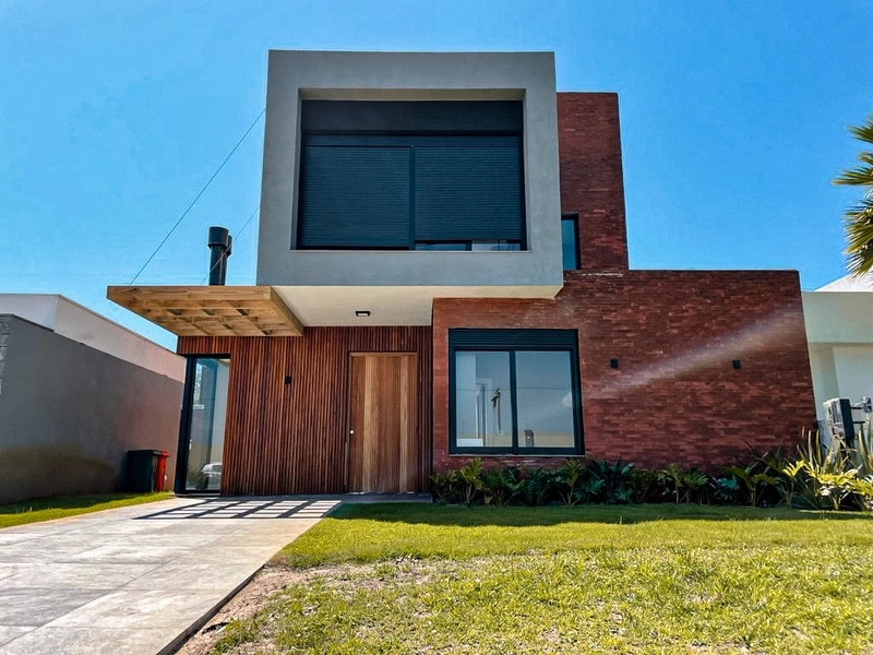 Sobrado alto padrão com 4 Suítes – Mobiliado e Decorado em Xangri-lá: 1ª foto da galeria de imagens do imóvel