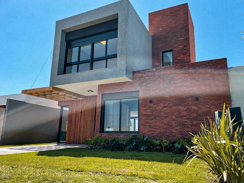 Sobrado alto padrão com 4 Suítes – Mobiliado e Decorado em Xangri-lá: 3ª foto da galeria de imagens do imóvel