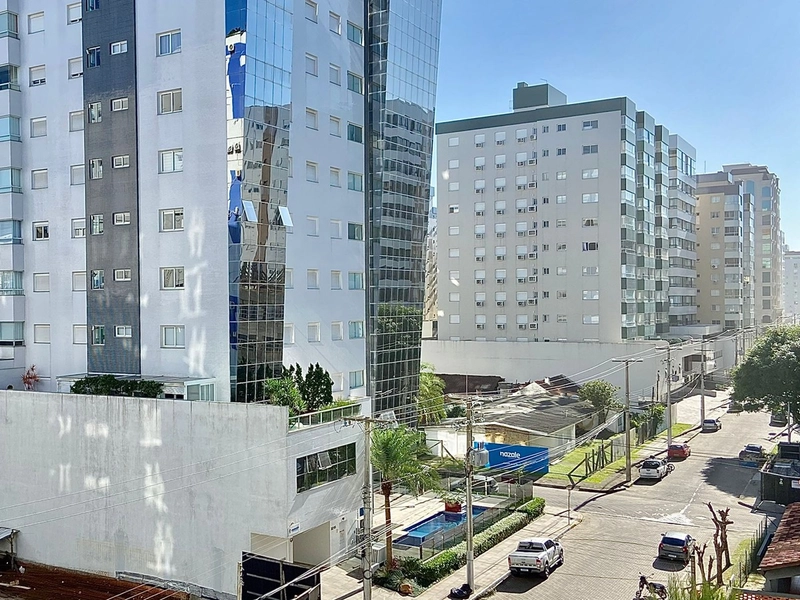 Apartamento mobiliado e decorado no Navegantes em 60x: 4ª foto da galeria de imagens do imóvel