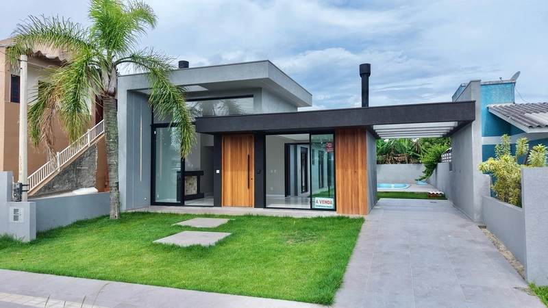 CASA EM CAPÃO DA CANOA À VENDA PRÓXIMO AO MAR: 2ª foto da galeria de imagens do imóvel