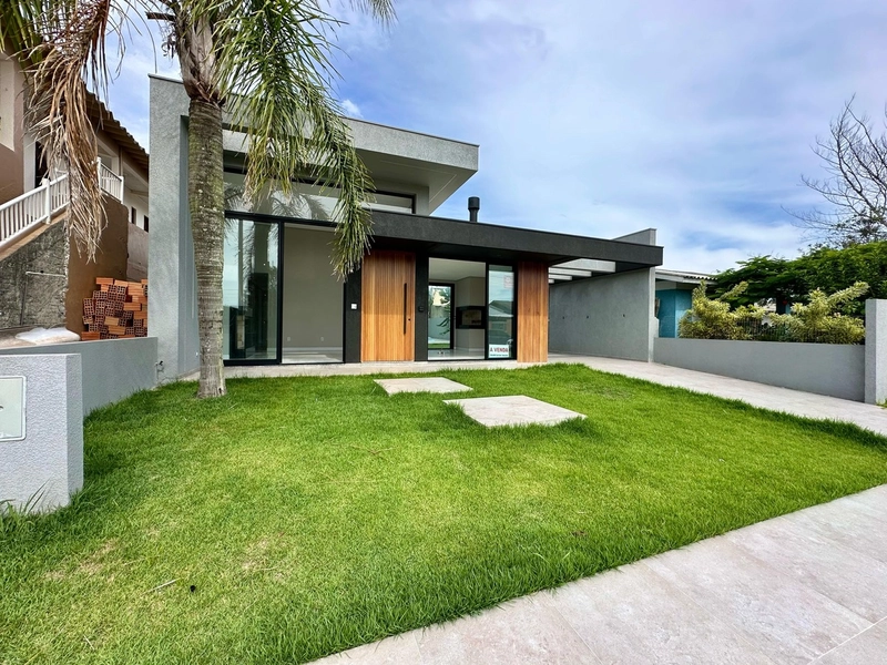 CASA EM CAPÃO DA CANOA À VENDA PRÓXIMO AO MAR: 3ª foto da galeria de imagens do imóvel