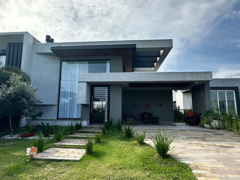 CASA TERREA EM CONDOMINIO