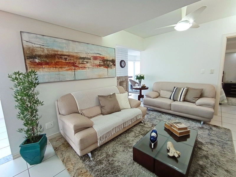 A UMA QUADRA DO MAR NO CENTRO DE CAPÃO