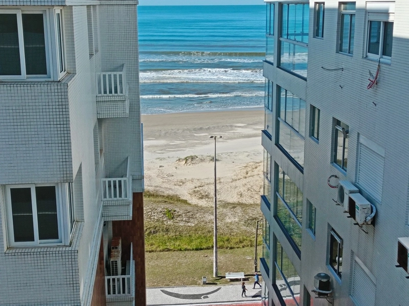 A UMA QUADRA DO MAR NO CENTRO DE CAPÃO: 10ª foto da galeria de imagens do imóvel