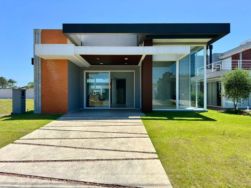 CASA EM CONDOMÍNIO FECHADO!: 1ª foto da galeria de imagens do imóvel