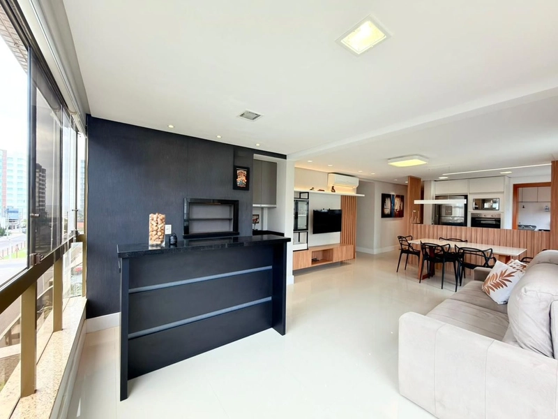 APARTAMENTO À VENDA FRENTE PRAÇA !!!: 7ª foto da galeria de imagens do imóvel