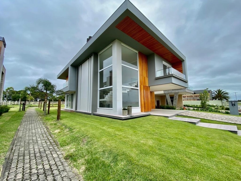 Casa à Beira da Lagoa no Condomínio Capão Ilhas – Sofisticação e Exclu: 3ª foto da galeria de imagens do imóvel