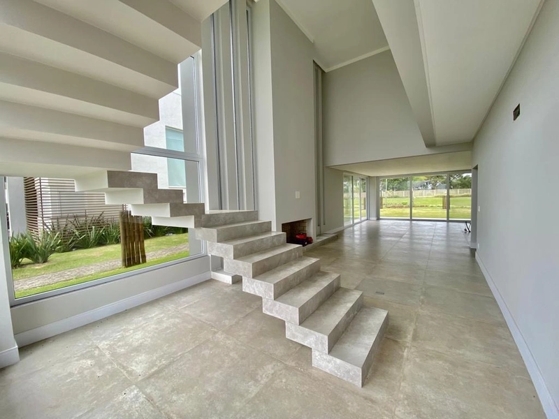 Casa à Beira da Lagoa no Condomínio Capão Ilhas – Sofisticação e Exclu: 6ª foto da galeria de imagens do imóvel