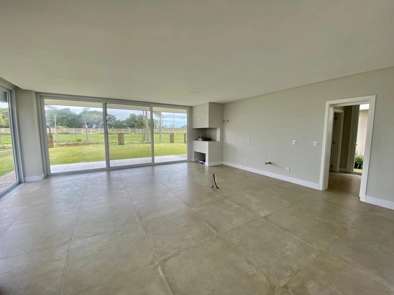 Casa à Beira da Lagoa no Condomínio Capão Ilhas – Sofisticação e Exclu: 18ª foto da galeria de imagens do imóvel