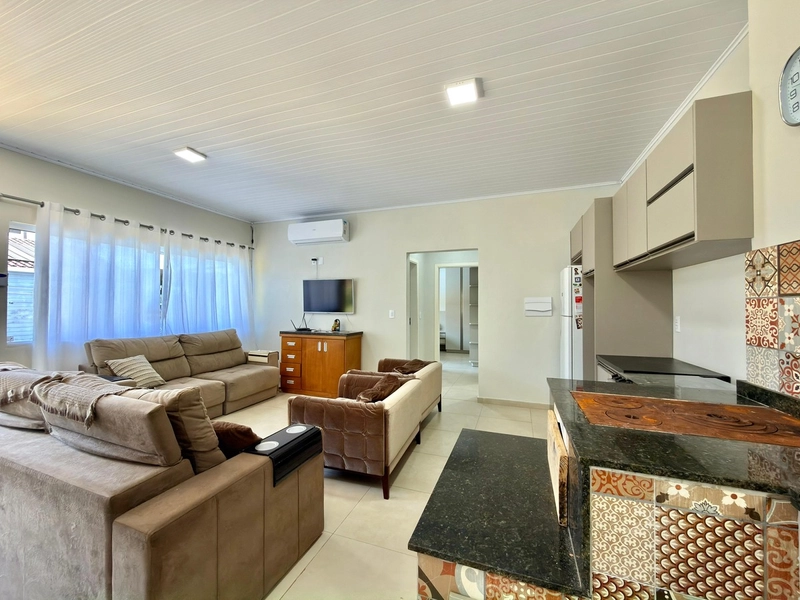 CASA À VENDA, LADO MAR BAIRRO ARAÇÁ !! TERRENO INTEIRO 15x30m2