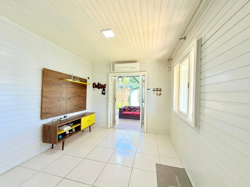 CASA À VENDA, LADO MAR   BAIRRO ARAÇÁ !!  TERRENO INTEIRO 15x30m2: 3ª foto da galeria de imagens do imóvel