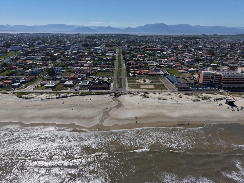 CASA À VENDA, LADO MAR   BAIRRO ARAÇÁ !!  TERRENO INTEIRO 15x30m2: 29ª foto da galeria de imagens do imóvel