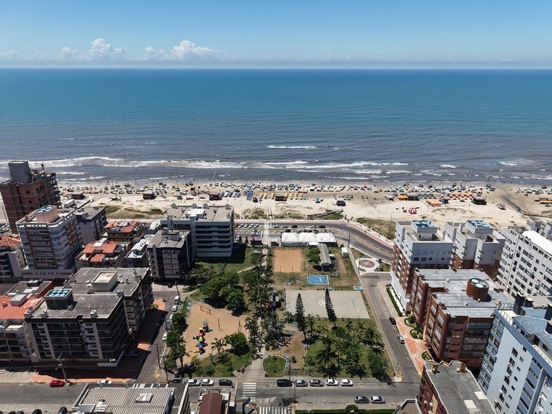 Em uma das melhores localizações de Capão da Canoa | Junto à praça: 25ª foto da galeria de imagens do imóvel