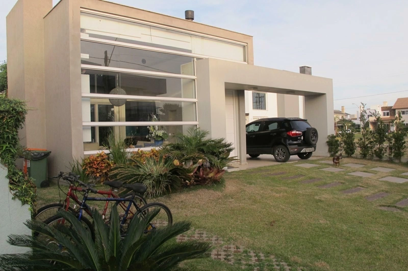 CASA COM PISCINA EM CONDOMINIO FECHADO À BEIRA MAR - classe AAA: 2ª foto da galeria de imagens do imóvel