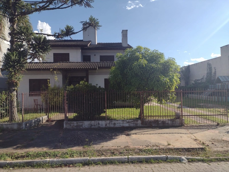 CASA 2 PISOS EM OSORIO - ampla no centro: 1ª foto da galeria de imagens do imóvel