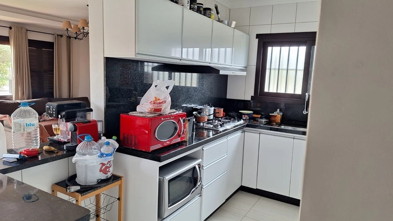 CASA DE ESQUINA mobiliada, laje 3 dormitórios, sendo 2 suites e demais: 6ª foto da galeria de imagens do imóvel