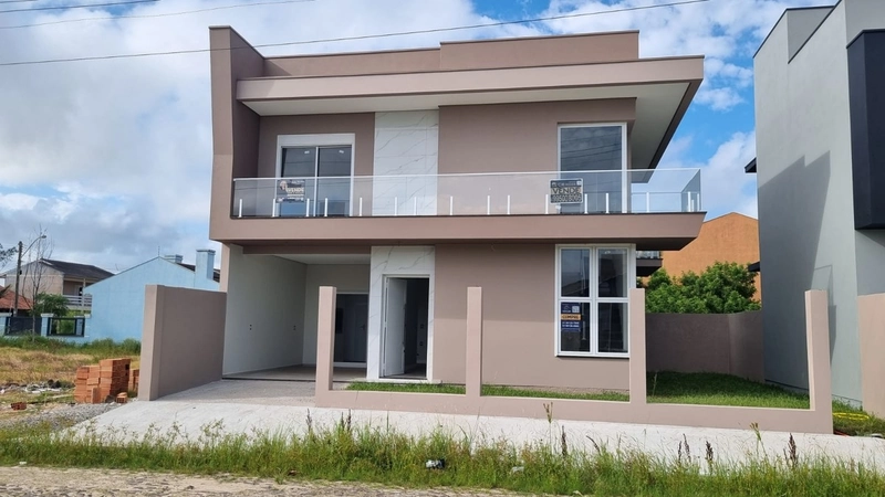 sobrado novo, 3 doemitórios, sendo 2 suites: 1ª foto da galeria de imagens do imóvel