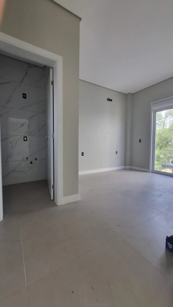 sobrado novo, 3 doemitórios, sendo 2 suites: 7ª foto da galeria de imagens do imóvel