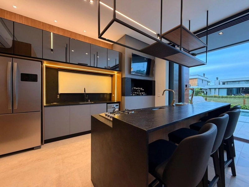 CASA 2 PISOS - com 5 suites,sendo uma terrea,: 8ª foto da galeria de imagens do imóvel