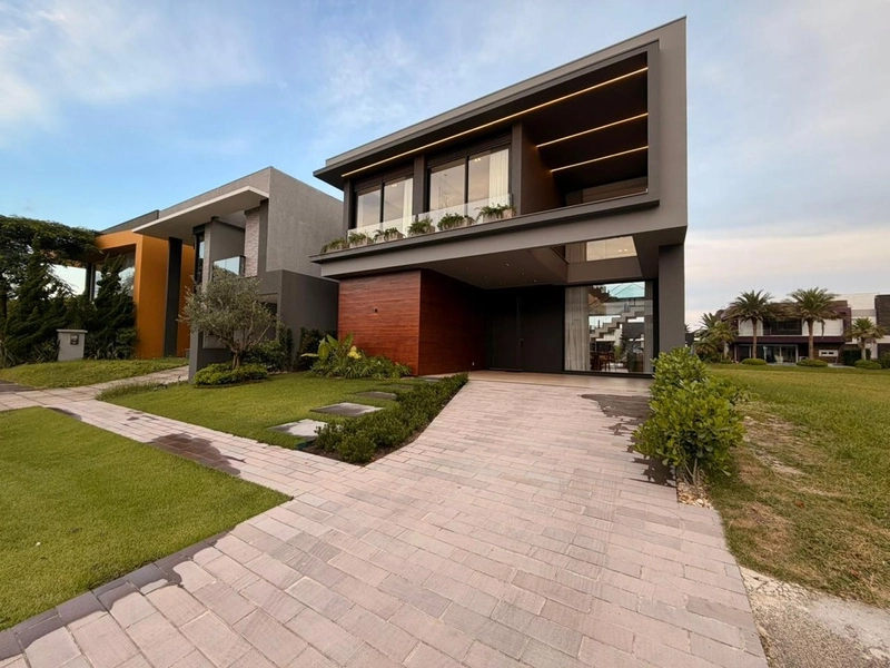 CASA 2 PISOS - com 5 suites,sendo uma terrea,: 3ª foto da galeria de imagens do imóvel