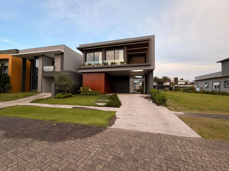 CASA 2 PISOS - com 5 suites,sendo uma terrea,: 2ª foto da galeria de imagens do imóvel