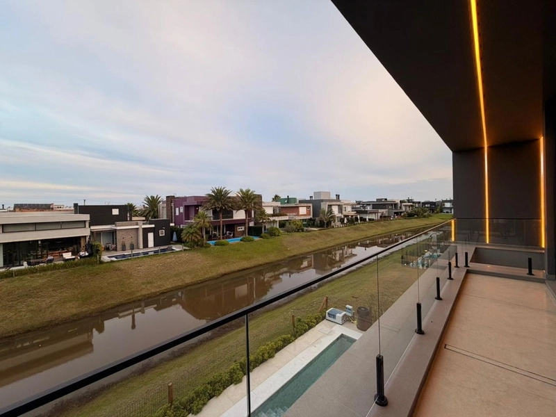 CASA 2 PISOS - com 5 suites,sendo uma terrea,: 36ª foto da galeria de imagens do imóvel