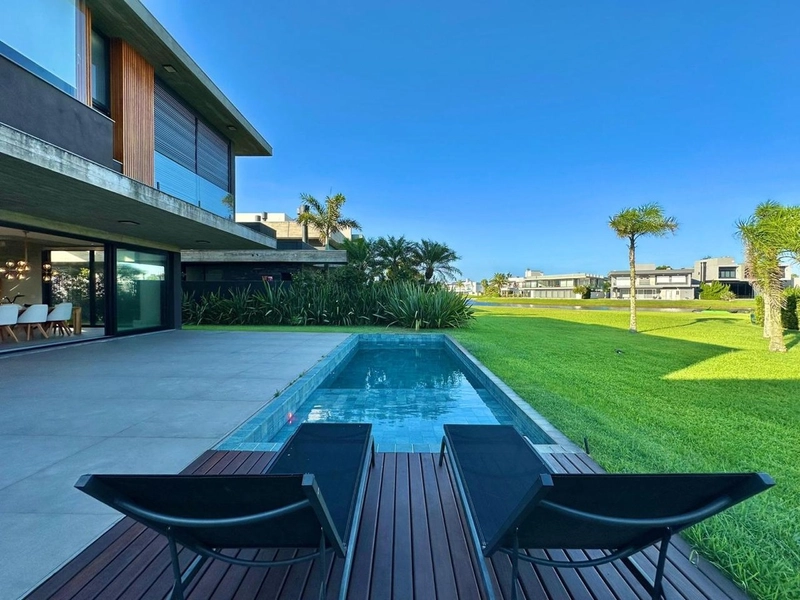 CASA EXCEPCIOAL NO ENSEADA- 5 suites: 3ª foto da galeria de imagens do imóvel