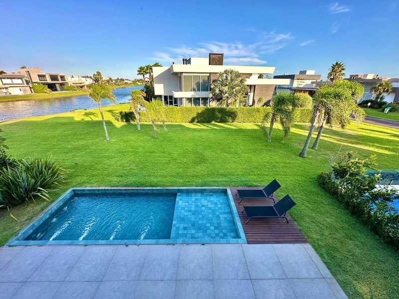 CASA EXCEPCIOAL NO ENSEADA- 5 suites: 2ª foto da galeria de imagens do imóvel