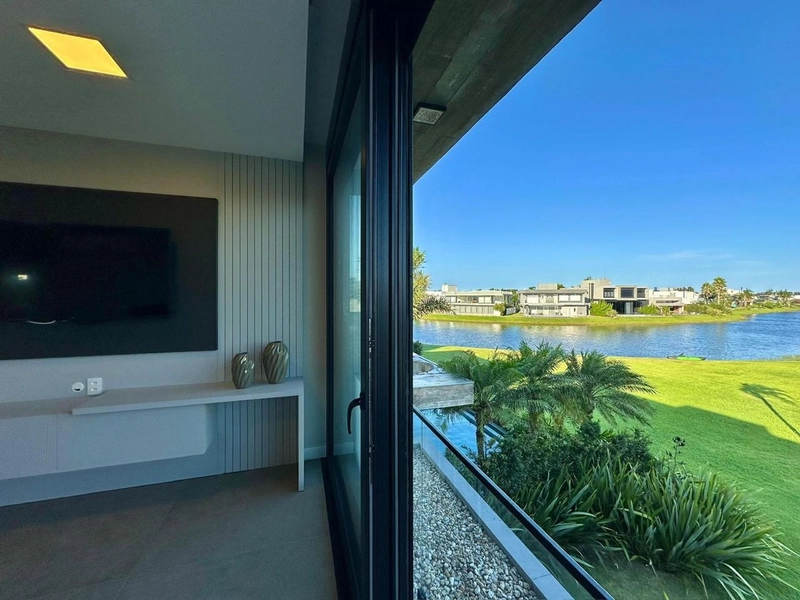 CASA EXCEPCIOAL NO ENSEADA- 5 suites: 5ª foto da galeria de imagens do imóvel