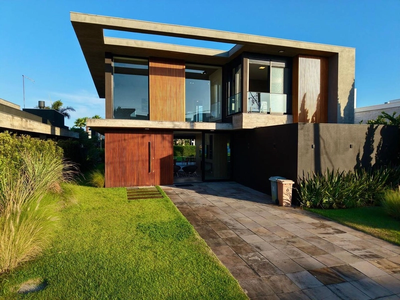 CASA EXCEPCIOAL NO ENSEADA- 5 suites: 1ª foto da galeria de imagens do imóvel