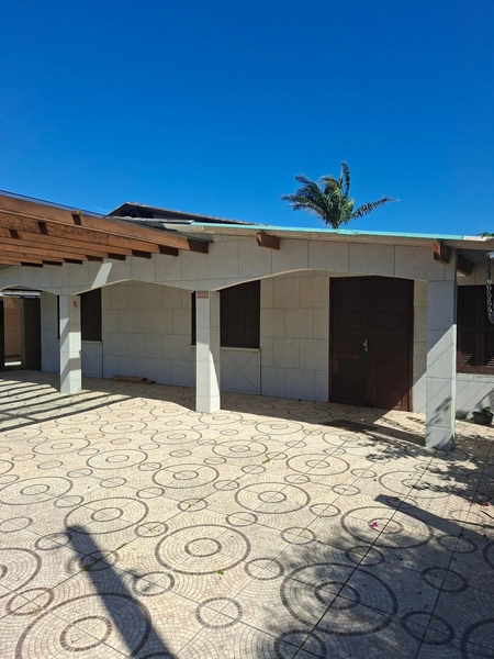 CASA FRENTE LESTE - ALVENARIA, 2 dormitórios e demais peças: 2ª foto da galeria de imagens do imóvel