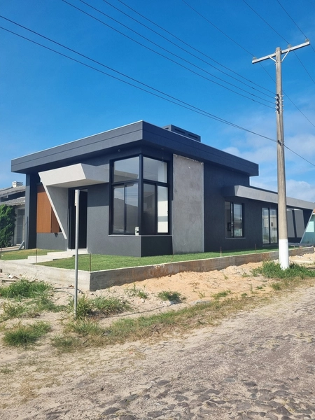 EXCELENTE CASA  TERRENO DE ESQUINA: 3ª foto da galeria de imagens do imóvel