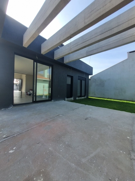 EXCELENTE CASA  TERRENO DE ESQUINA: 2ª foto da galeria de imagens do imóvel