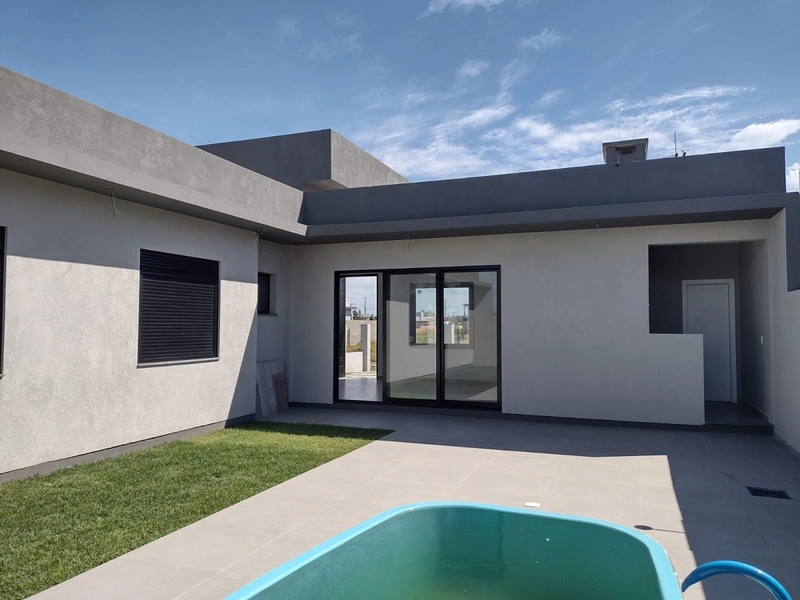 CASA NOVA COM PISCINA -área central da praia: 6ª foto da galeria de imagens do imóvel