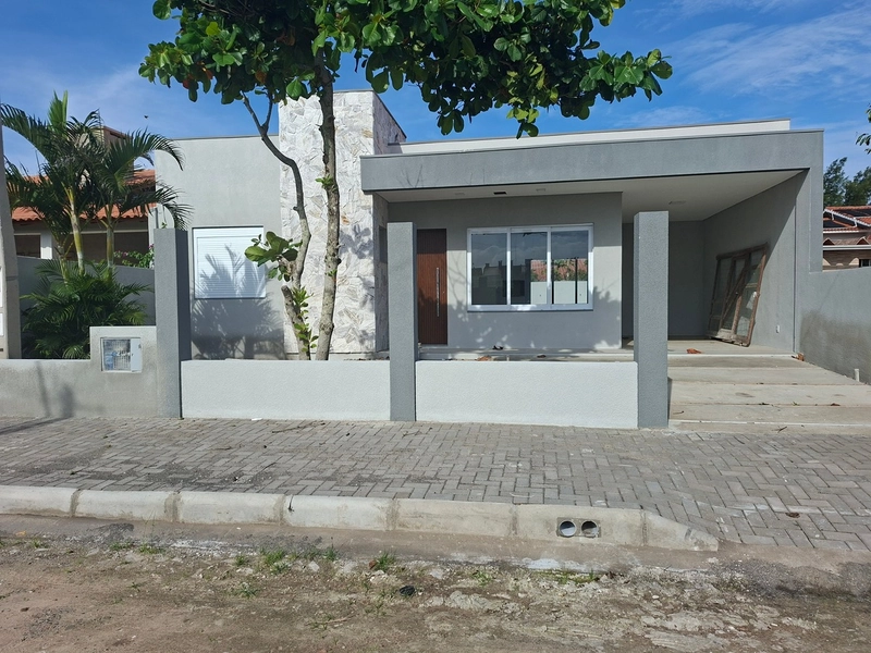 CASA NOVA COM PISCINA: 1ª foto da galeria de imagens do imóvel