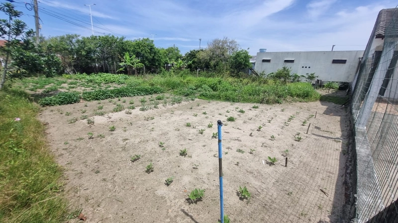 terreno faz esquina com av. paraguassu: 4ª foto da galeria de imagens do imóvel
