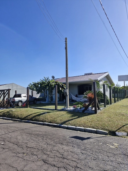 CASA DE ESQUINA COM 3 DORMITORIOS SENDO 1 SUITE: 2ª foto da galeria de imagens do imóvel