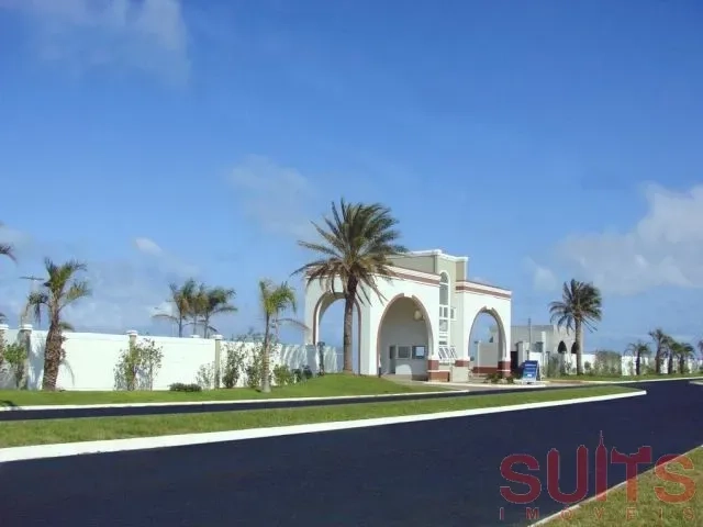 CONDOMINIO A BEIRA MAR - lote grande 675 m2