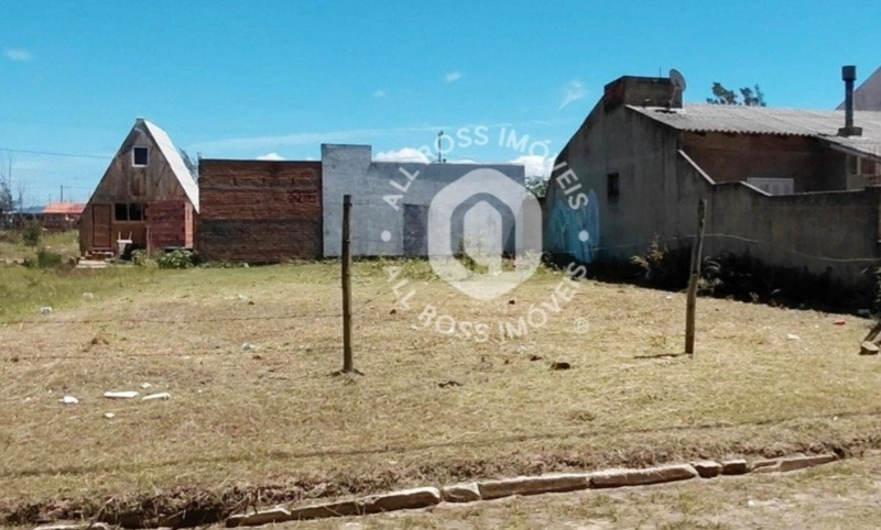 TERRENO frente leste, limpo e aterrado.: 1ª foto da galeria de imagens do imóvel