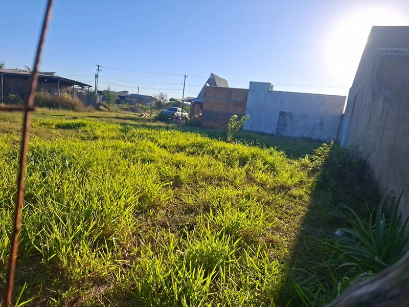 TERRENO frente leste, limpo e aterrado.: 2ª foto da galeria de imagens do imóvel