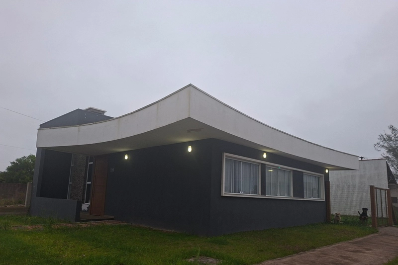 CASA NOVA, COM LAJE DE ESQUINA LESTE X NORTE