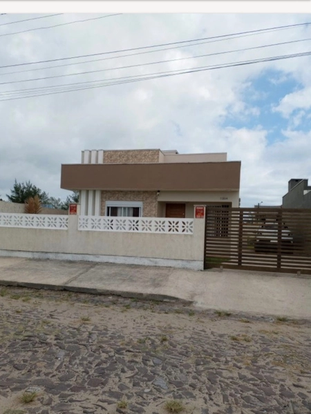 casa frente leste, bem conservada: 1ª foto da galeria de imagens do imóvel