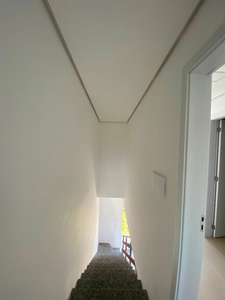 XANGRI-LÁ - bairro nobre - Sobrado com 3 dormitórios (1 suíte): 5ª foto da galeria de imagens do imóvel